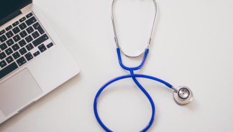 Komputer i stetoskop - Lekarz powinien wystawić e- zlecenie na CPAP